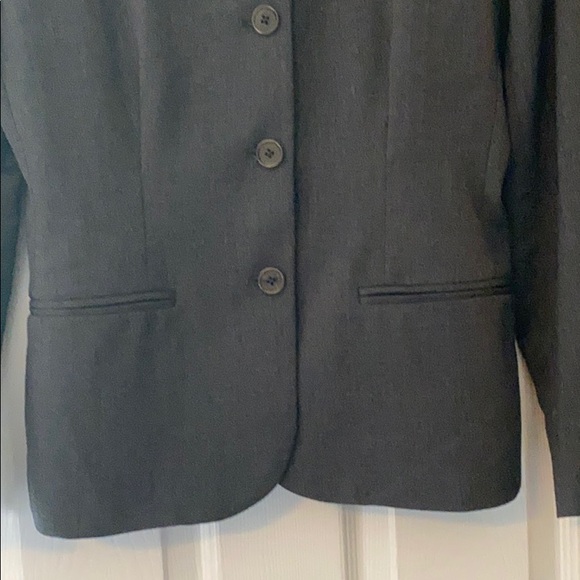 Size 4 Lauren Ralph Lauren Blazer w/Faux Fur - Picture 4 of 6